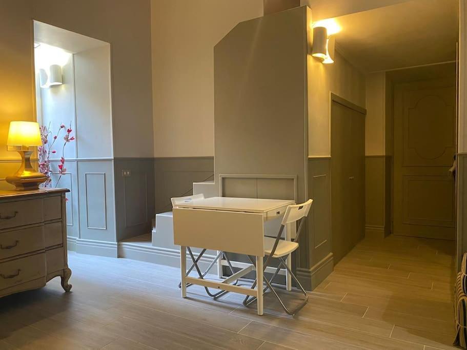 Bianca - Frezza Little At Piazza Di Spagna Apartment Rom